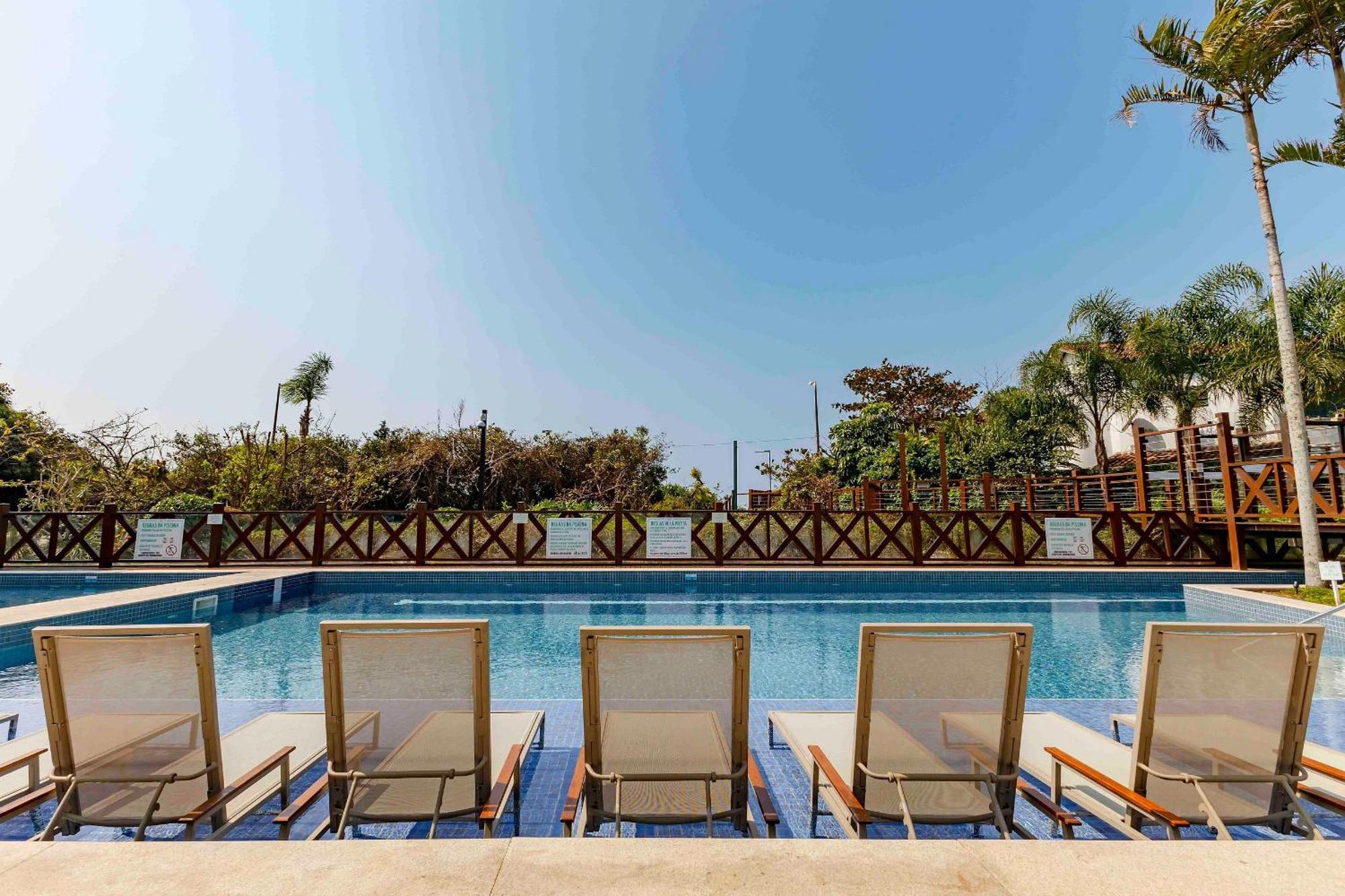 Varandas Do Atlantico - Confortavel Apto Em Condominio Pe Na Areia Бомбиньяс Экстерьер фото